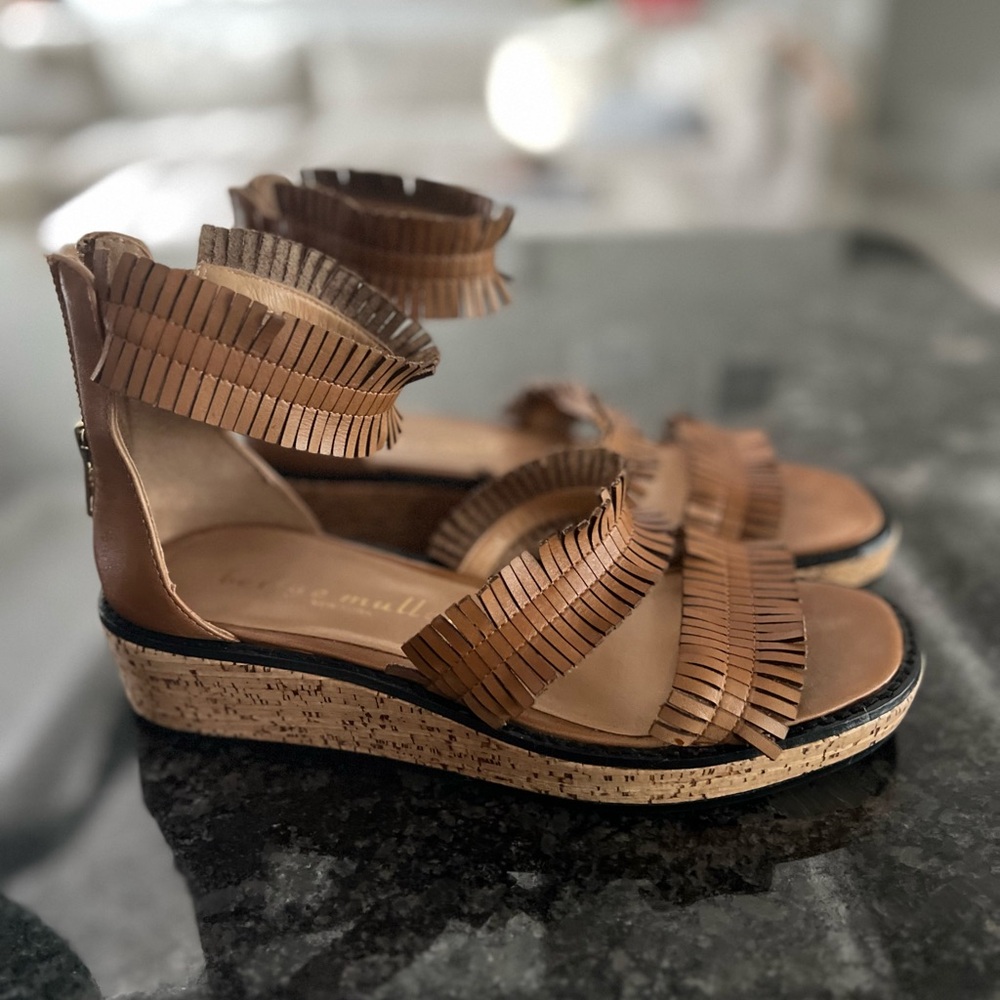 Bettye Muller Marquee Fringe Leather Gladiator Platform Wedge Sandals size 7 EUC